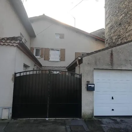 T2 Dans Le Centre D'angouleme Homestay Angouleme